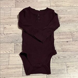 Jamie Kay Ribbed Long-Sleeve Bodysuit in “Fig” Size 6-12 Months